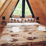 Woodland Paradise Charming Wooden In Stone 펜션