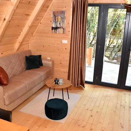 Woodland Paradise Charming Wooden In Stone Holiday home *