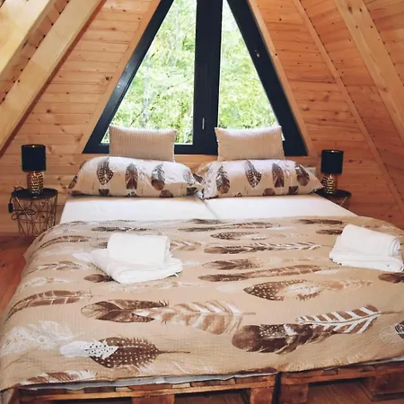 Woodland Paradise Two Charming Wooden In The Stone Casa de Férias