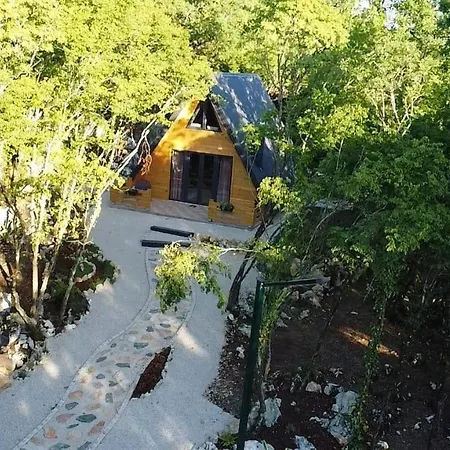 Casa de Férias Woodland Paradise Two Charming Wooden In The Stone Ljubuški