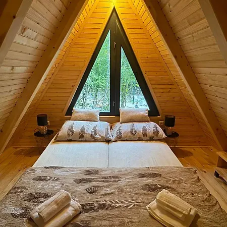 Woodland Paradise Charming Wooden In Stone Ferienhaus