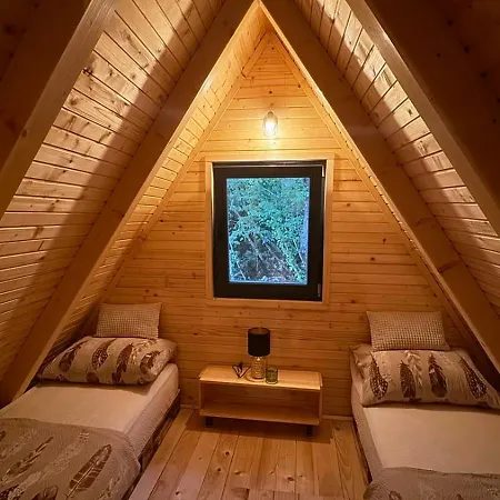 Casa de Férias Woodland Paradise Two Charming Wooden In The Stone Ljubuški