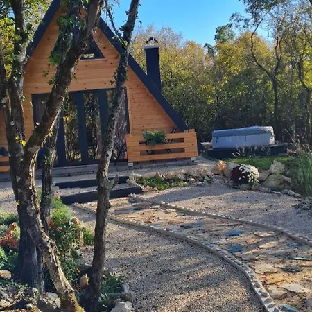 Woodland Paradise Charming Wooden In Stone *