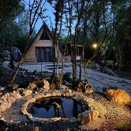 Woodland Paradise Charming Wooden In Stone Nyaraló